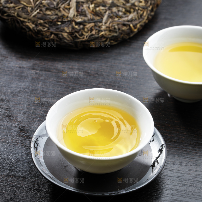 深底上的普洱茶