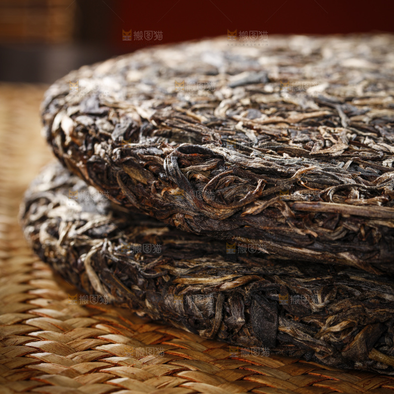 深底上的普洱茶