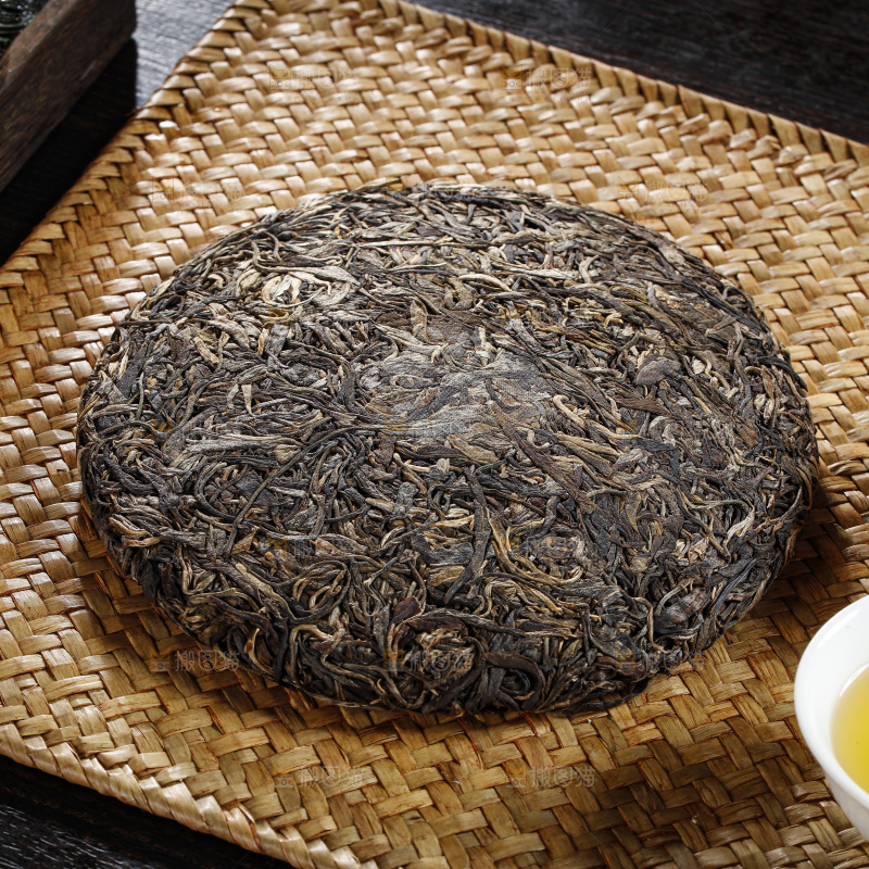 深底上的普洱茶