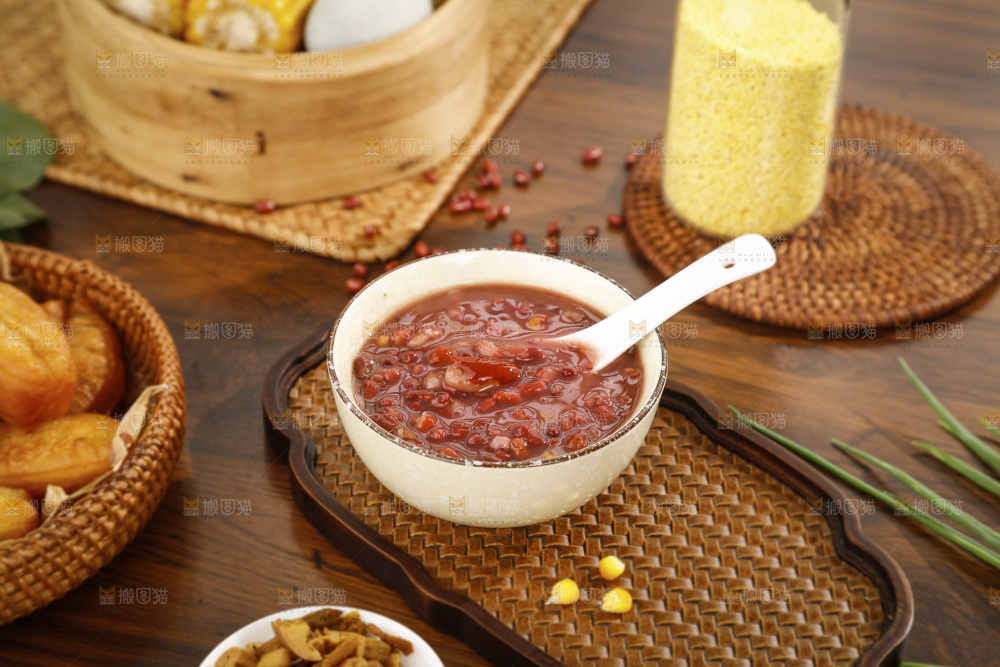 深底上的红豆粥