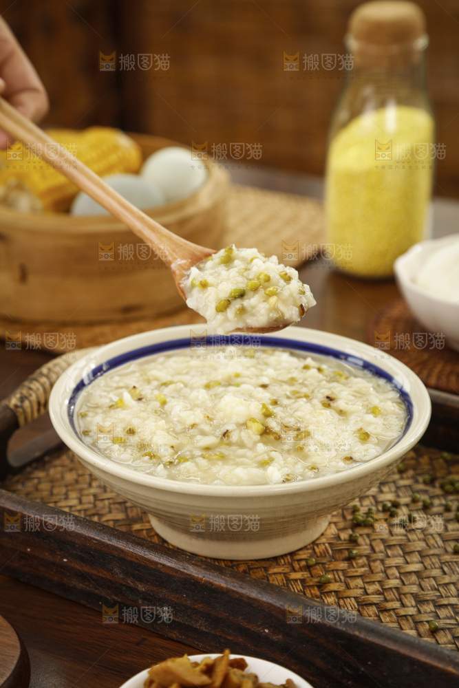 深底上的绿豆粥