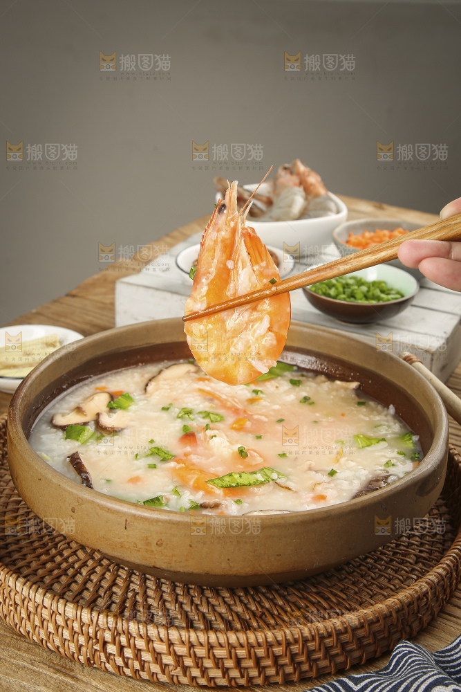 碗里的海鲜粥