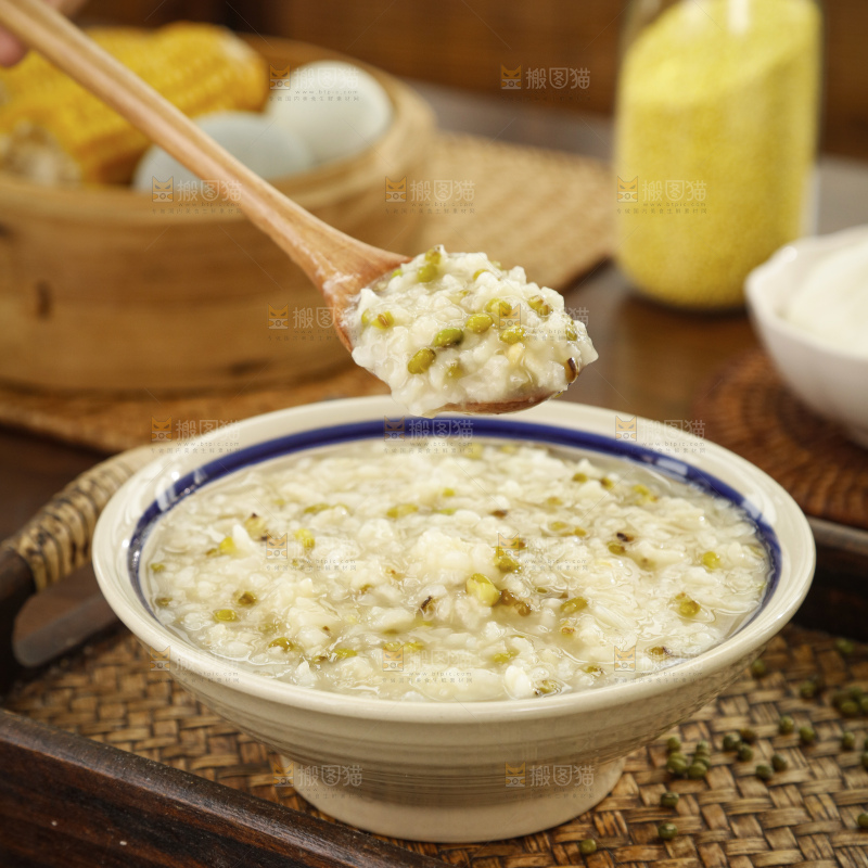 深底上的绿豆粥