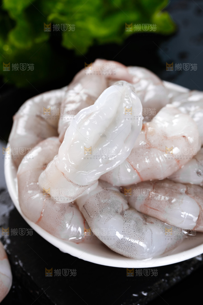 深底上的青虾仁