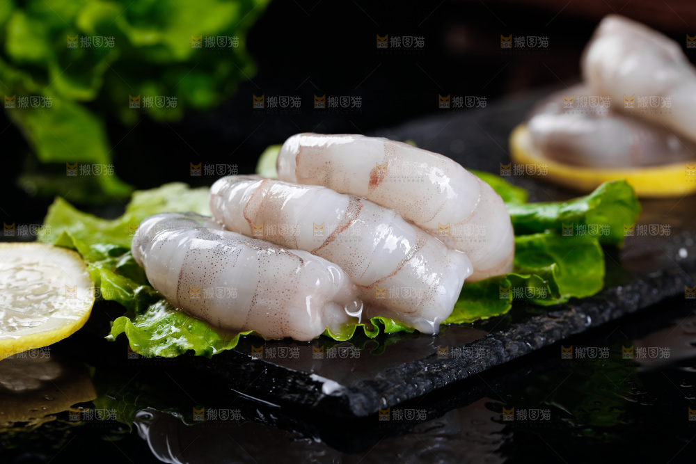 深底上的青虾仁