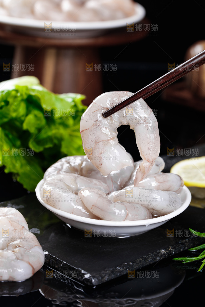 深底上的青虾仁