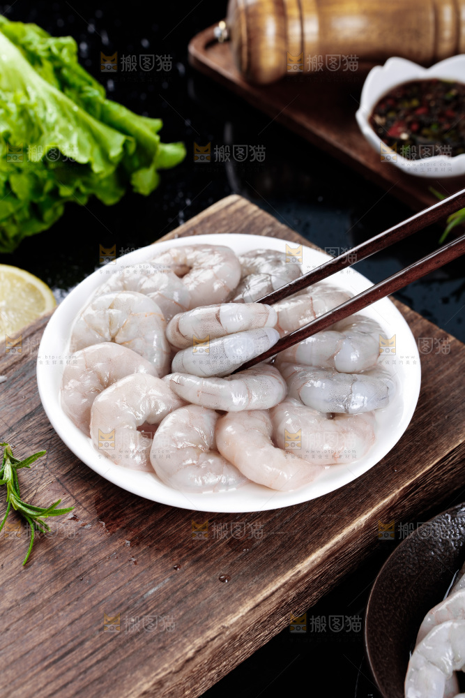 深底上的青虾仁
