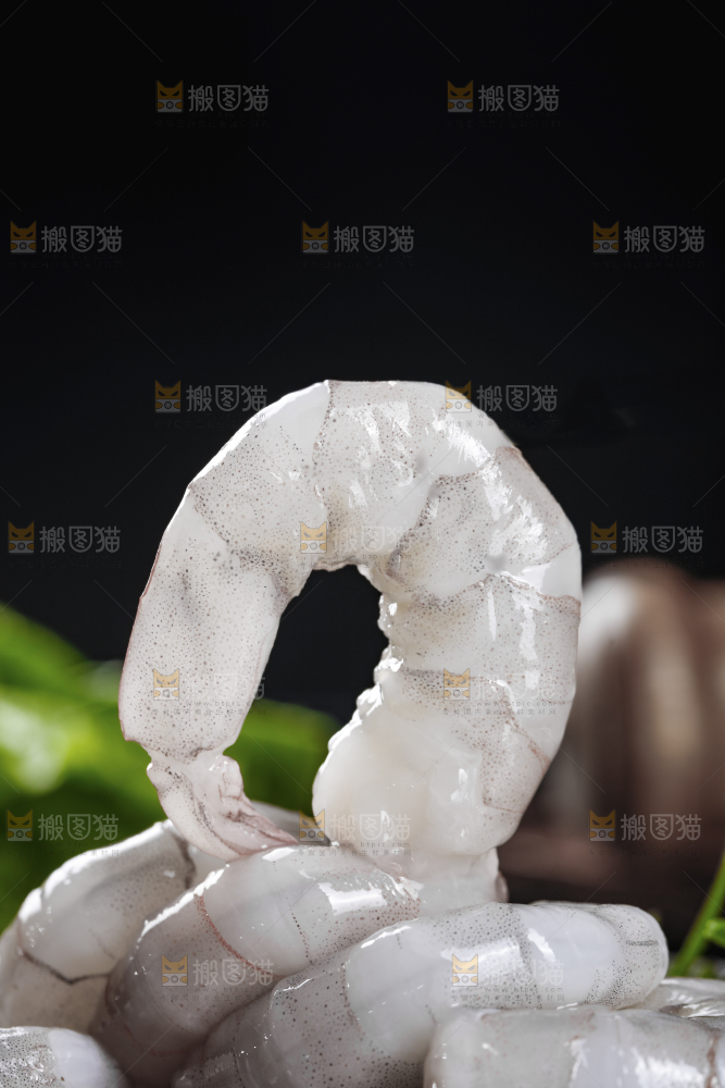 深底上的青虾仁