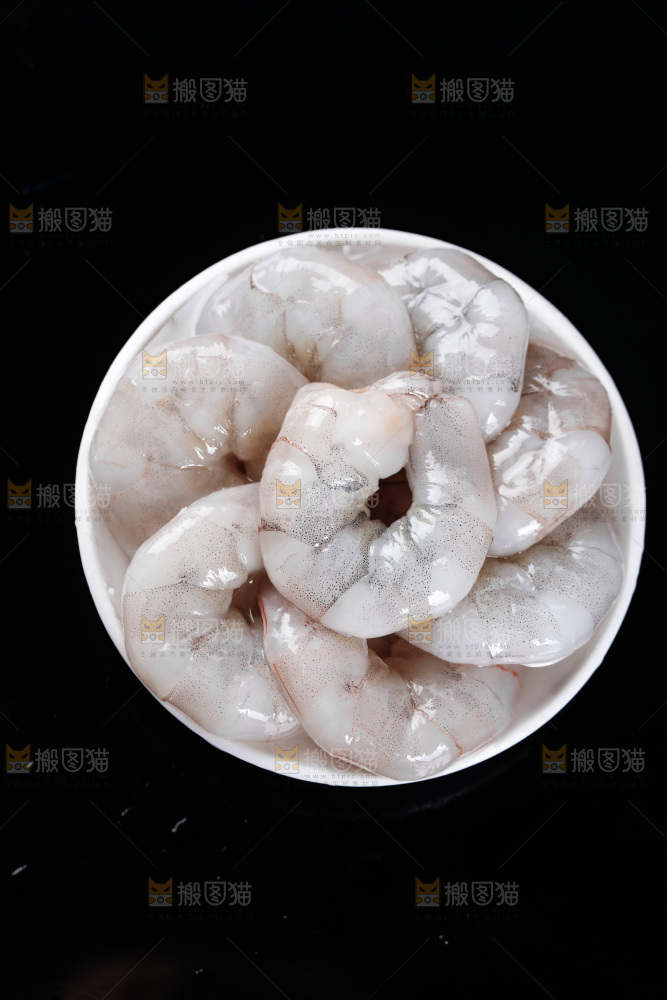 深底上的青虾仁