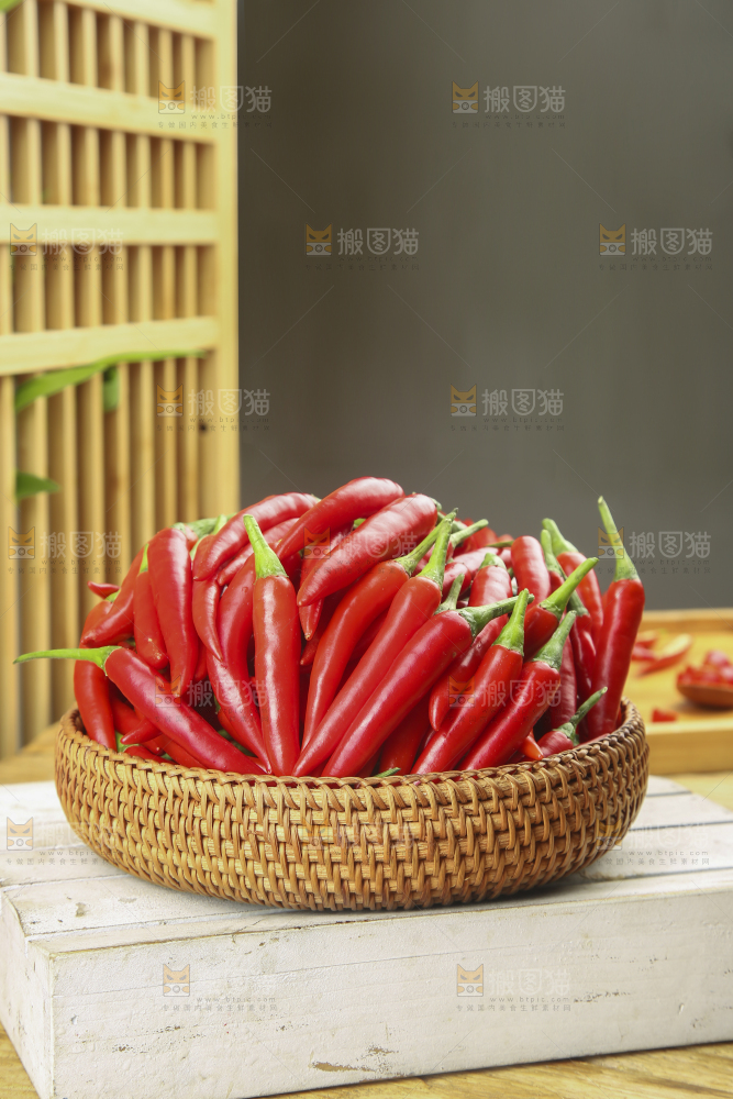 深底上的小米椒