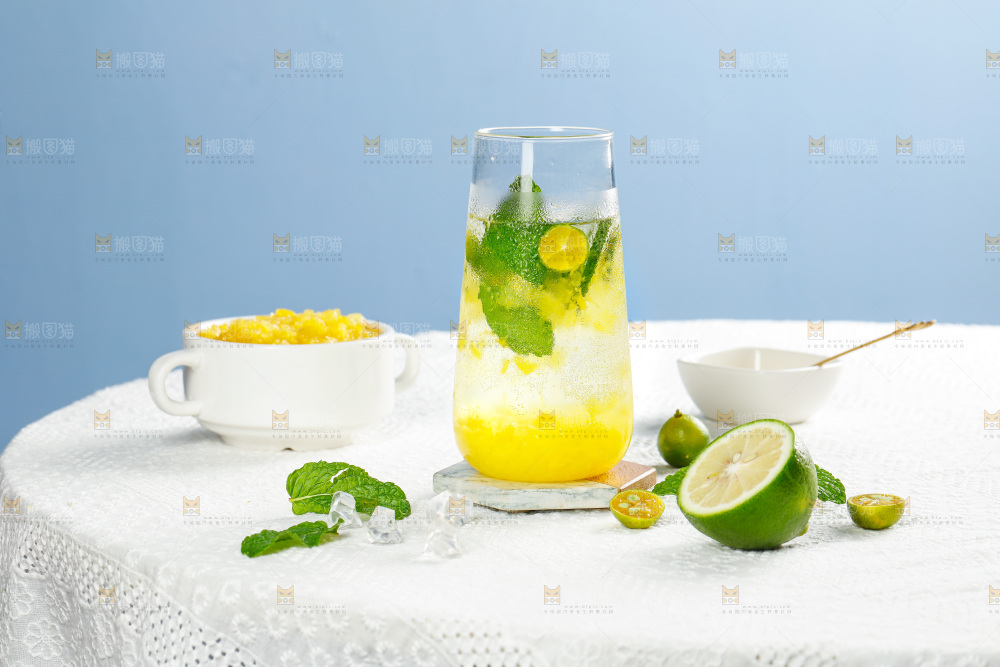 浅底上的菠萝原浆