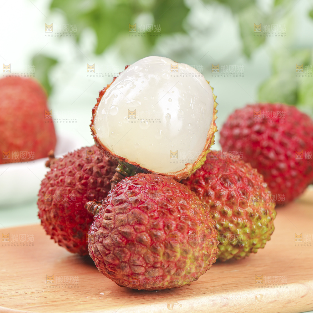 浅底上的桂味荔枝