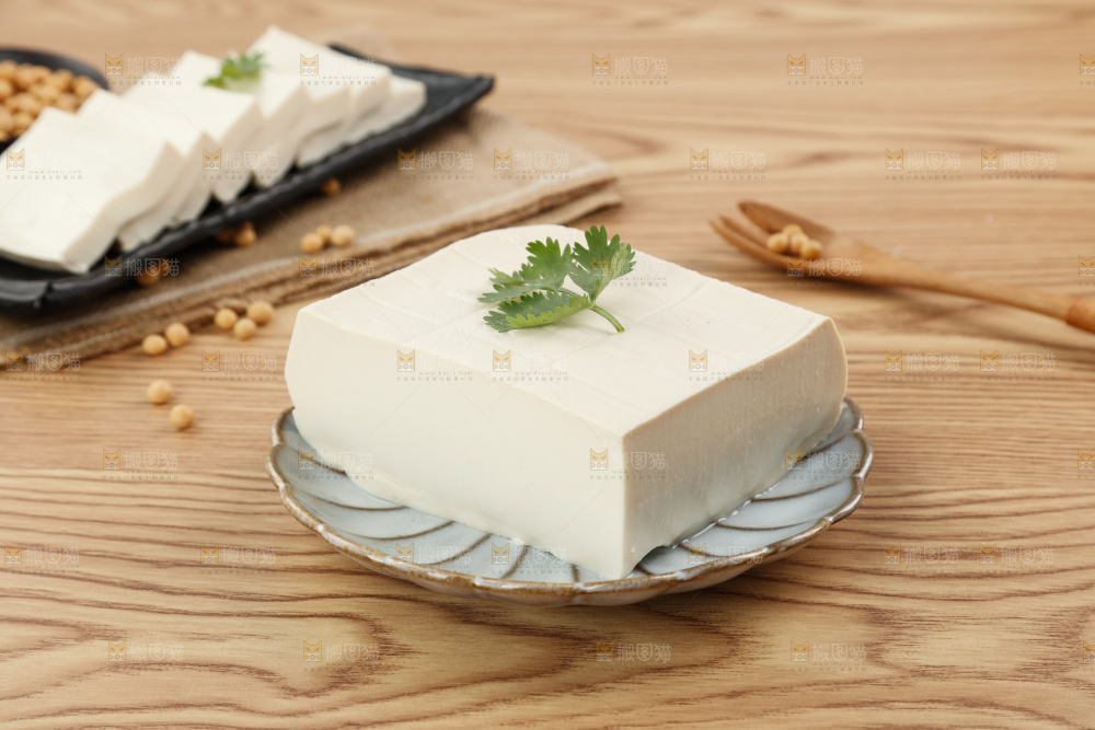 木底上的嫩豆腐