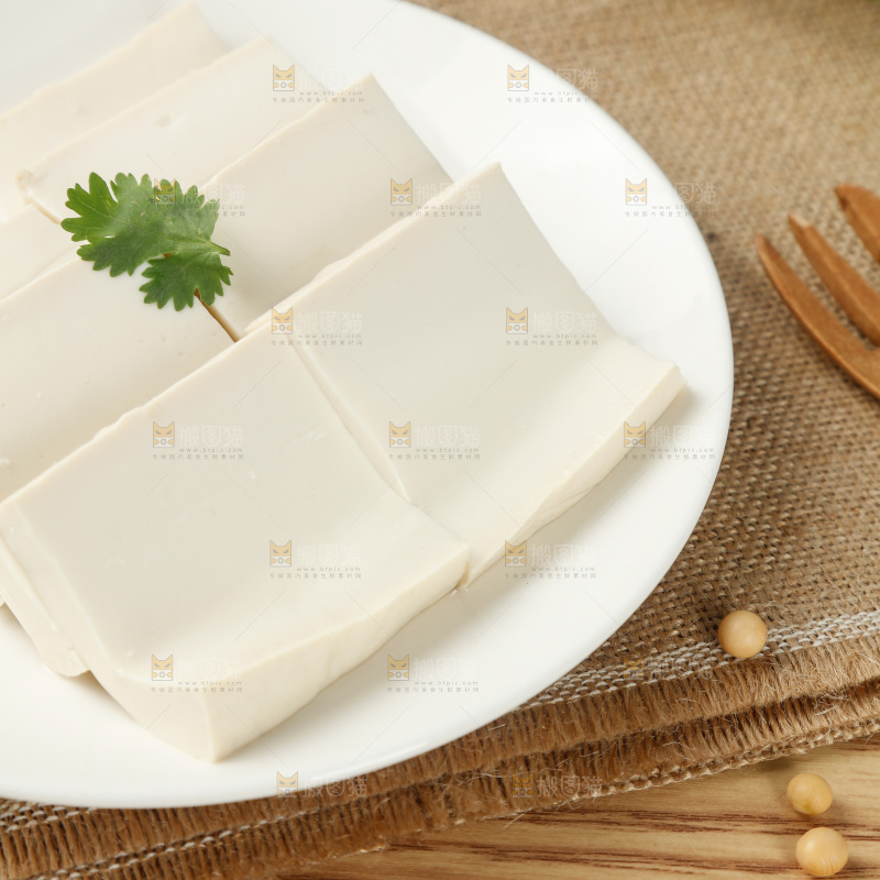 木底上的嫩豆腐