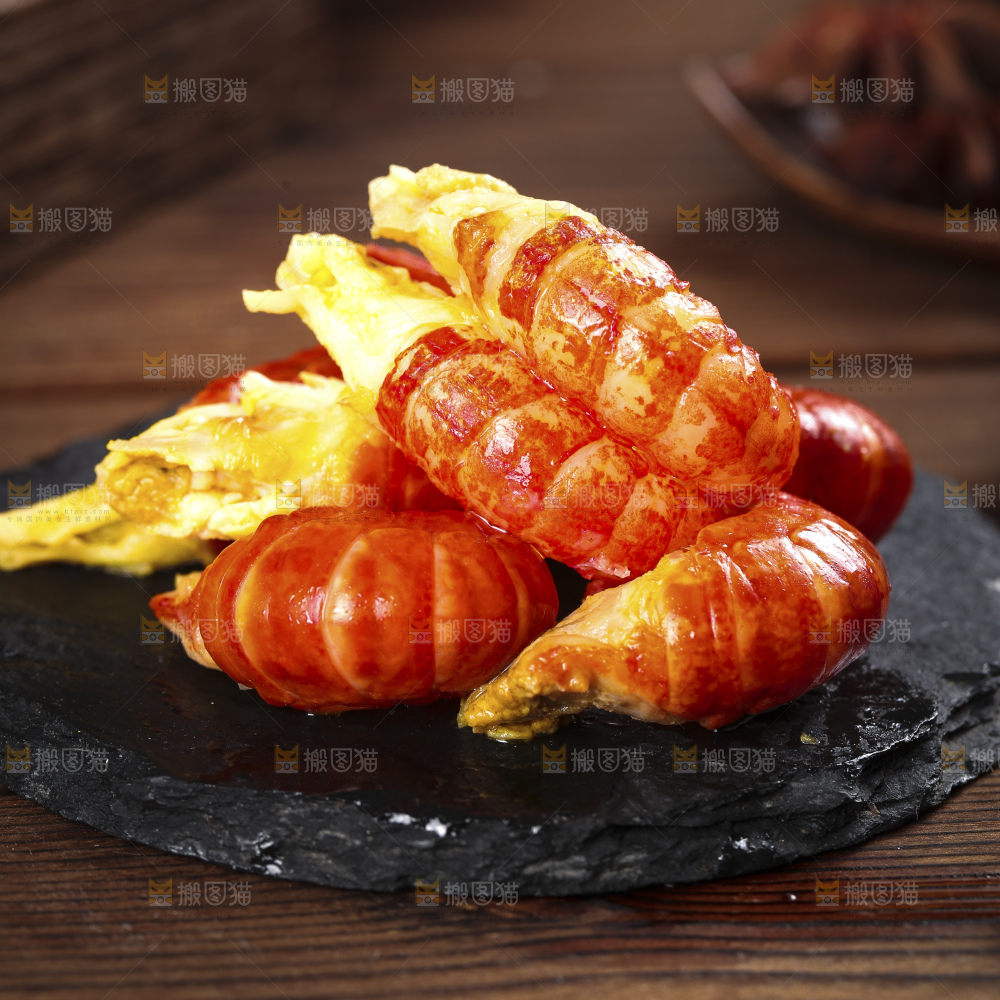 深底上的龙虾尾