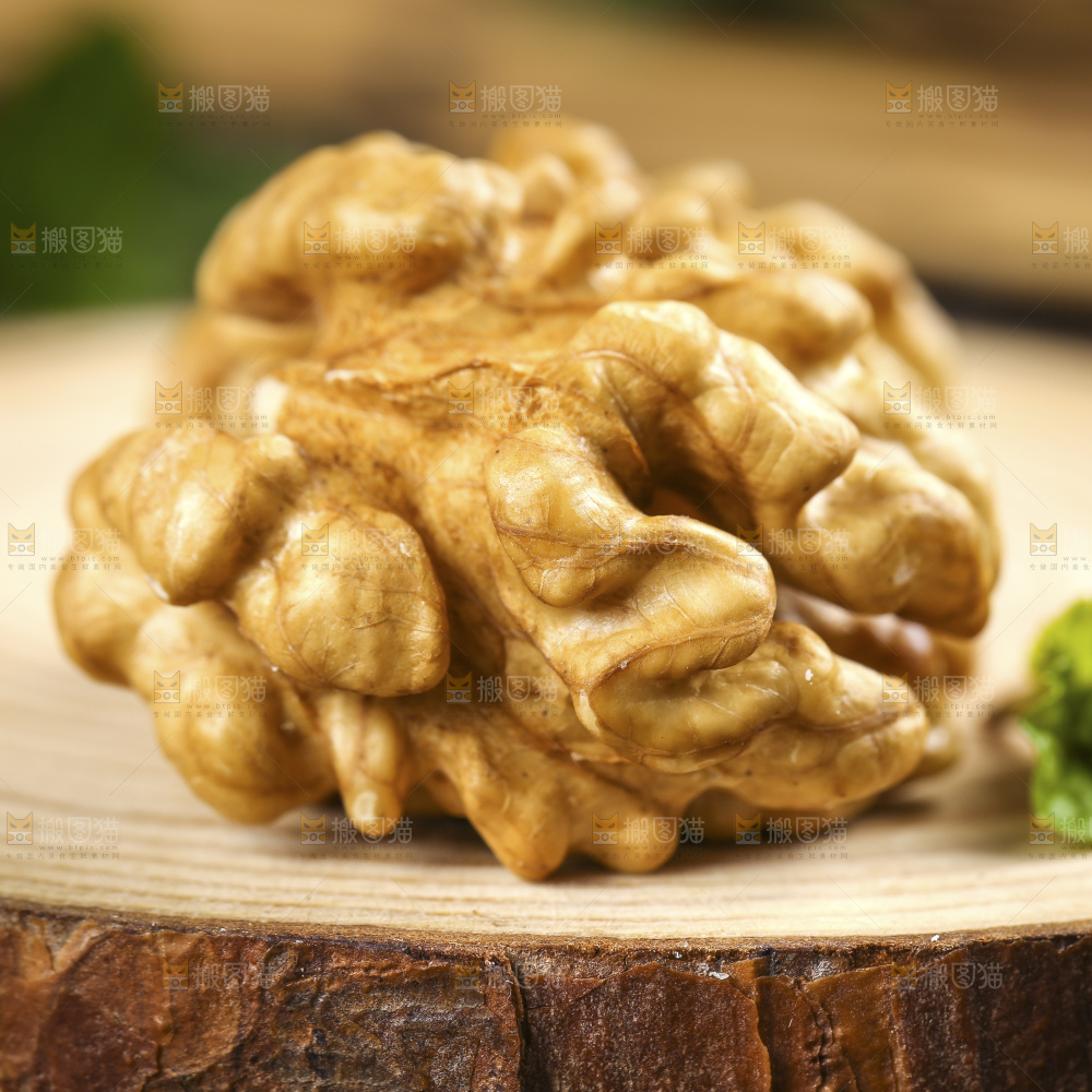 木底上的新疆核桃