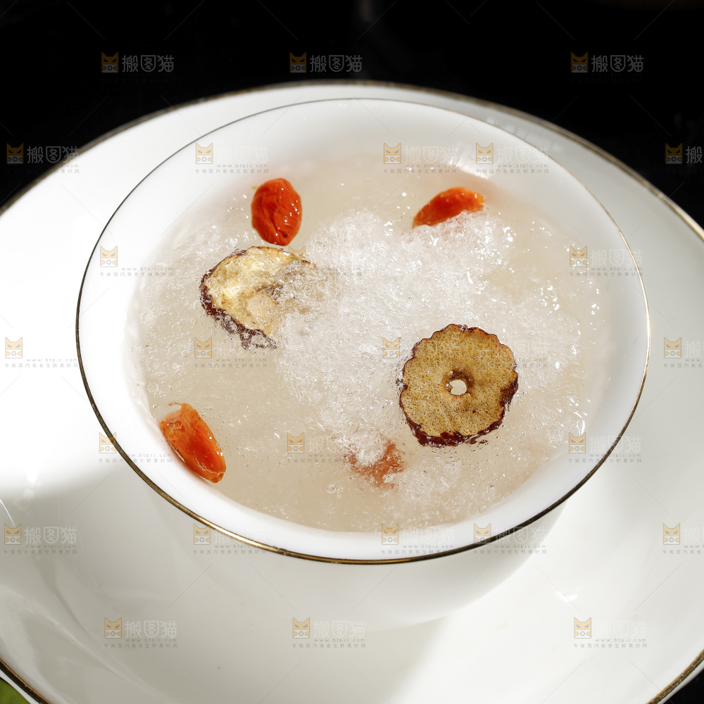 深底上的雪燕
