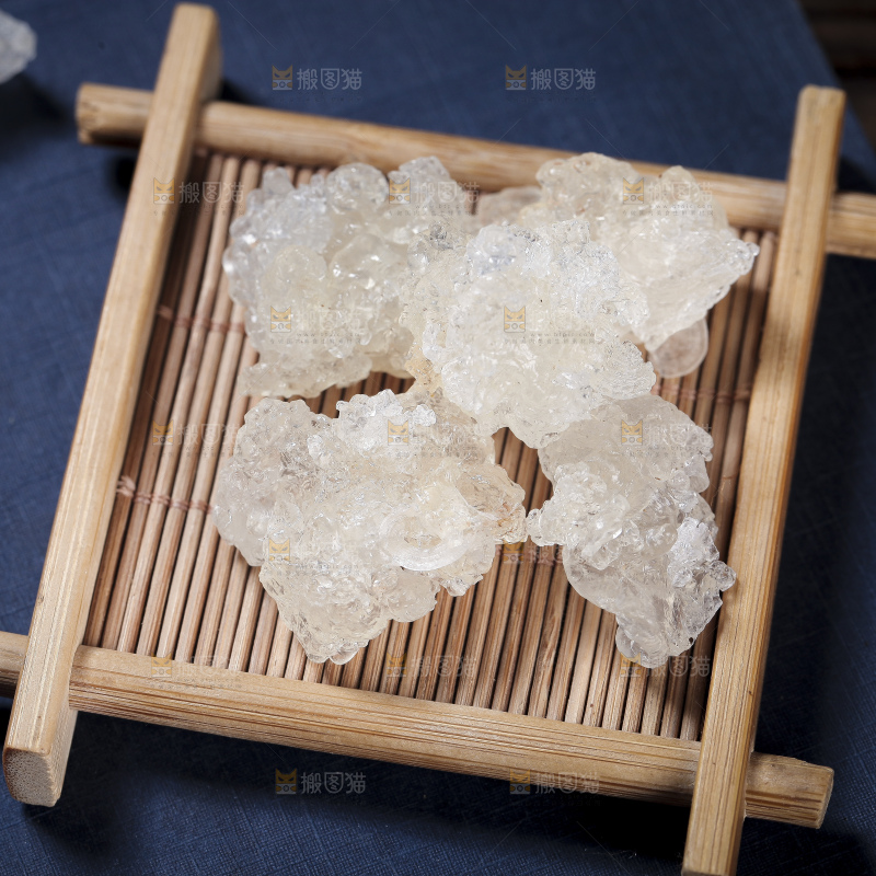 深底上的雪燕