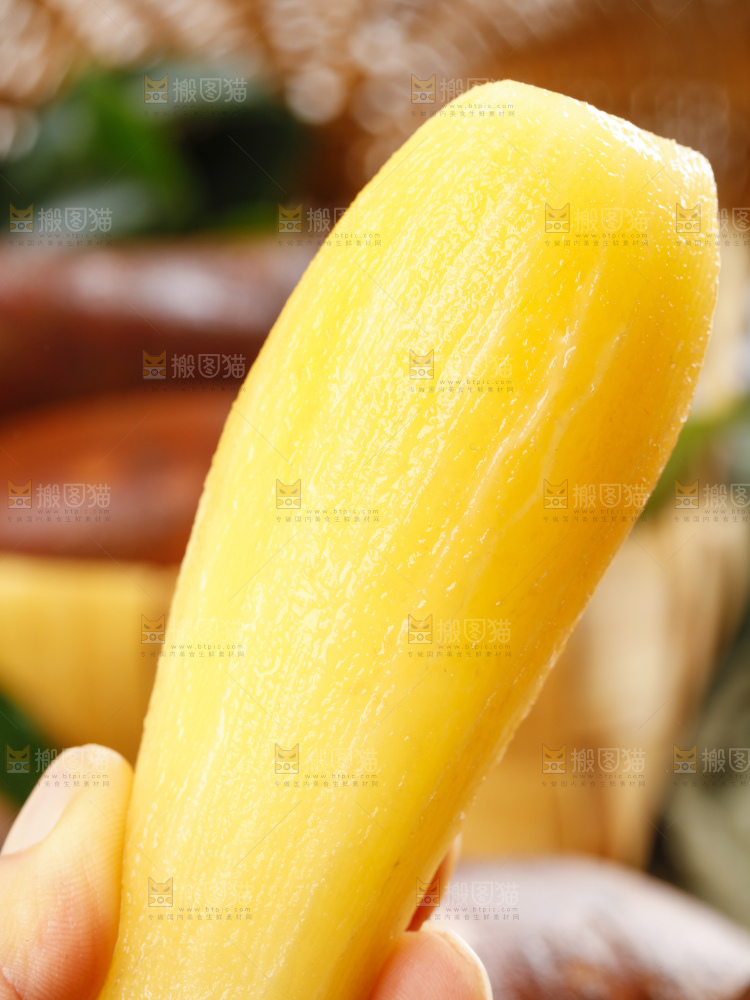 深底上的雪莲果