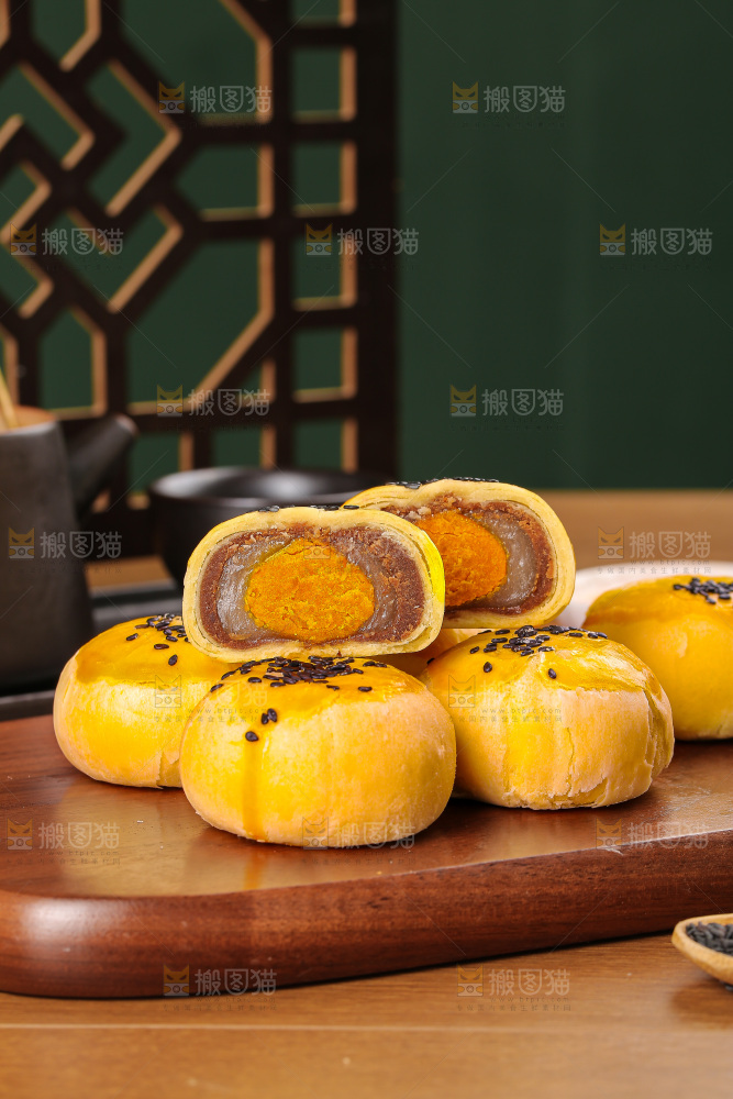 深底上的蛋黄酥