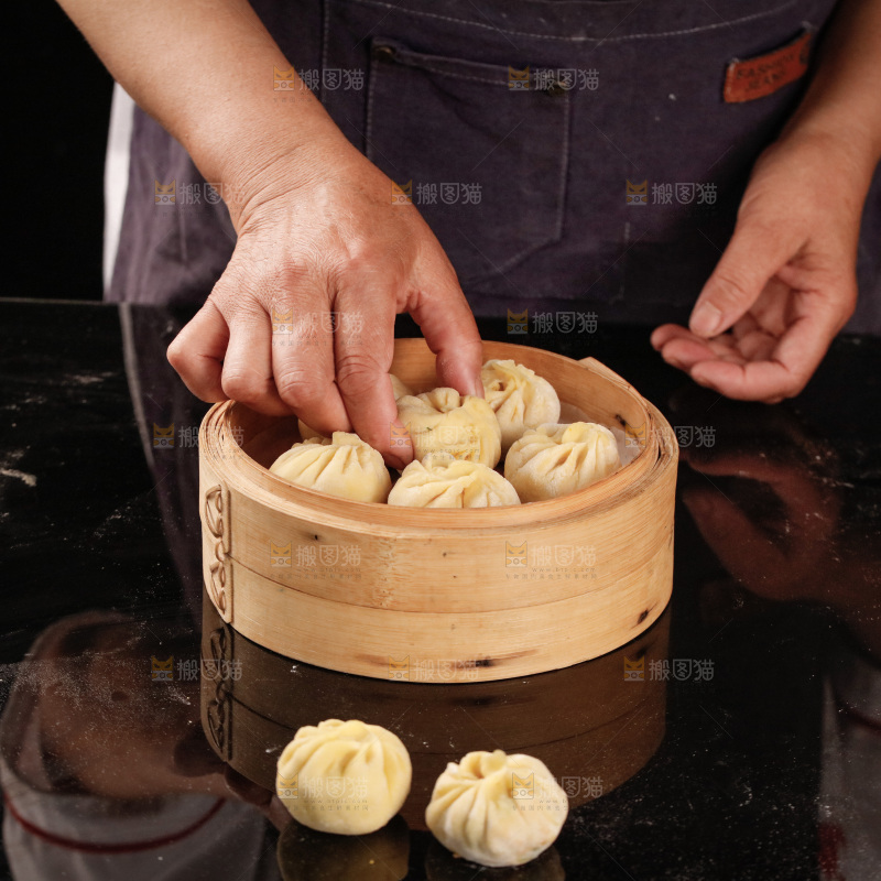深底上包子的制作