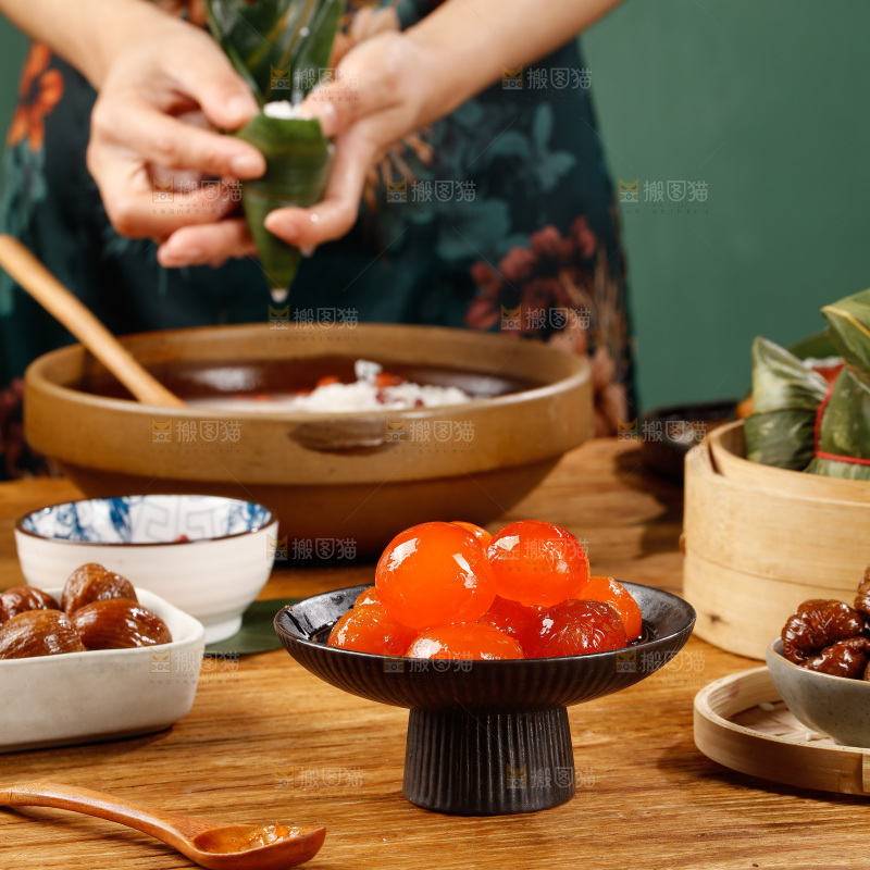 深底上的粽子制作