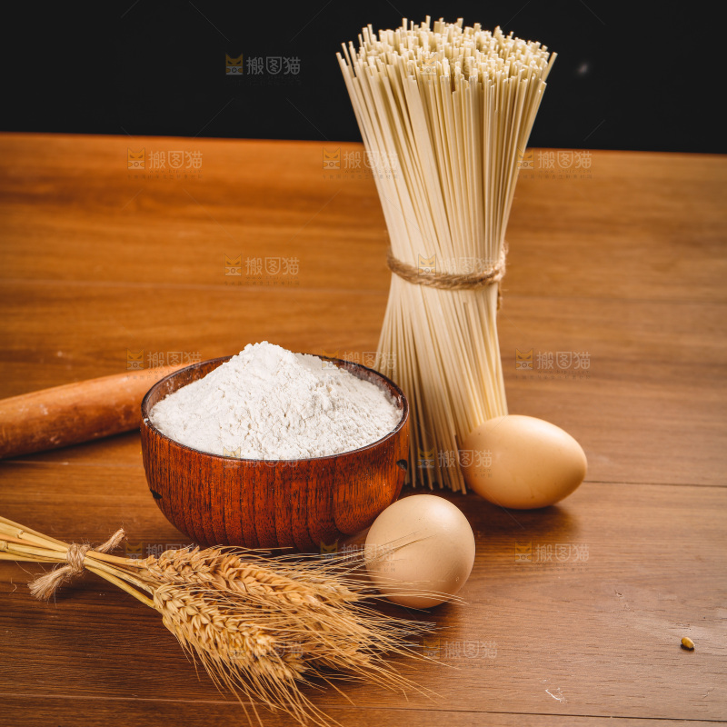 深底上的面粉