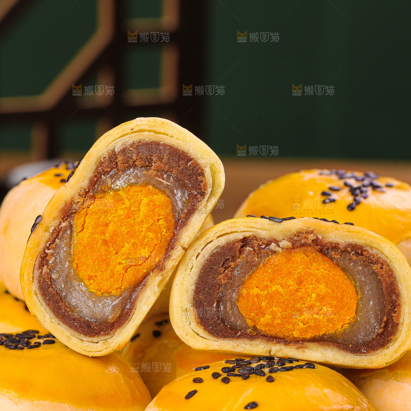 深底上的蛋黄酥