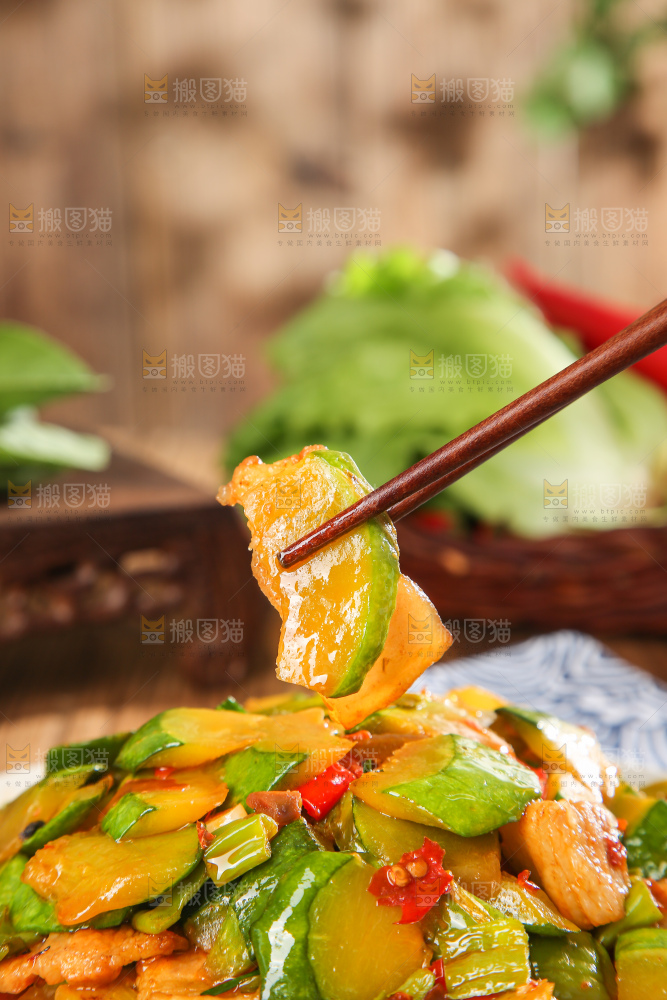 深底上的南瓜炒肉