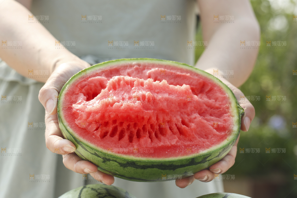 手剥西瓜