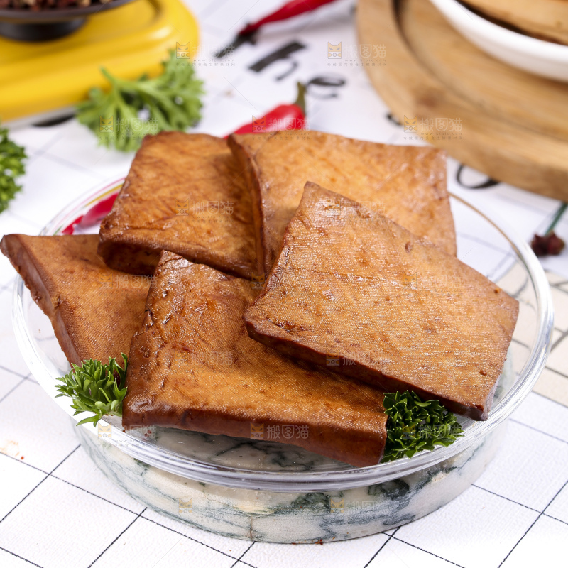 浅底上的豆干