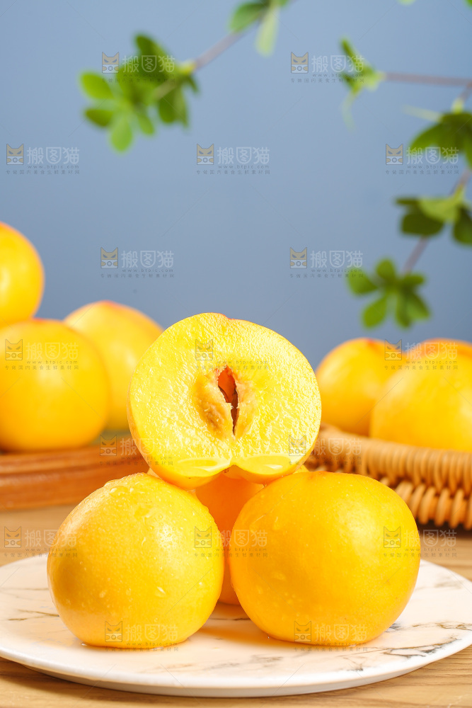 浅底上的黄油桃