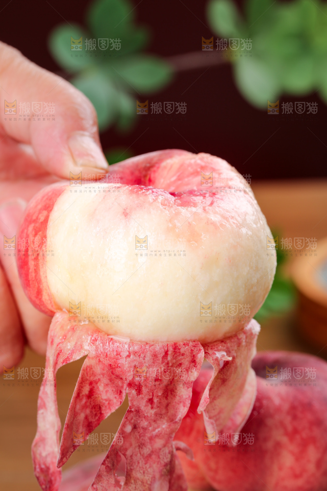 深底上的毛蟠桃