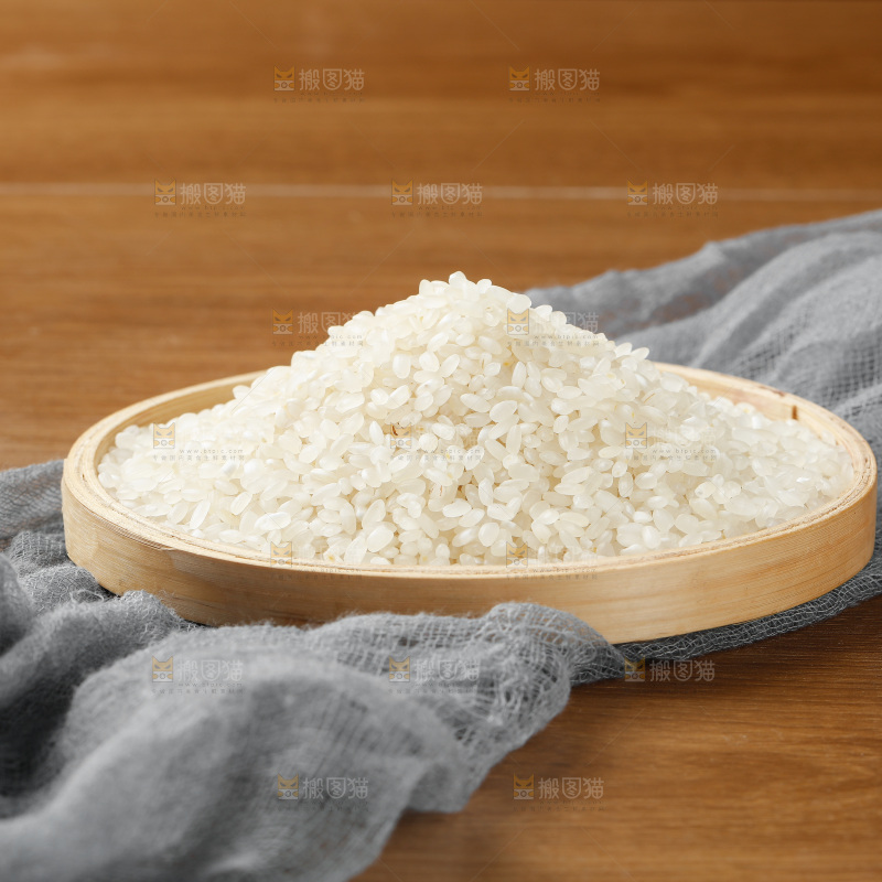 木底上的五常大米
