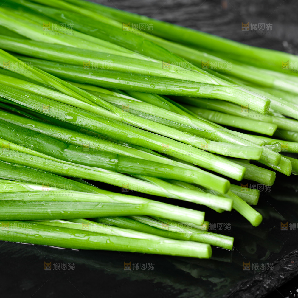 深底上的新鲜韭菜