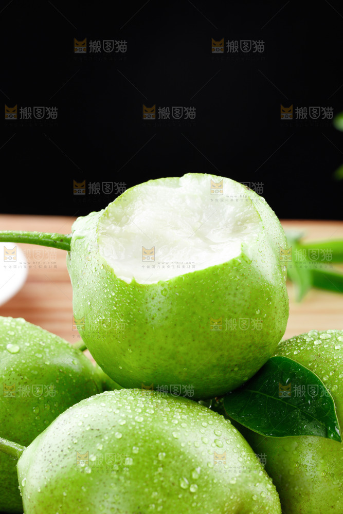 浅底上的早酥梨