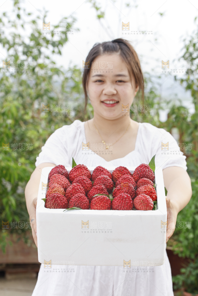 手里拿着荔枝王