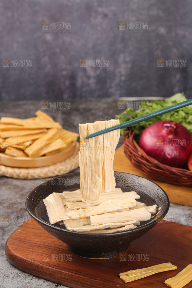 深底上的腐竹干
