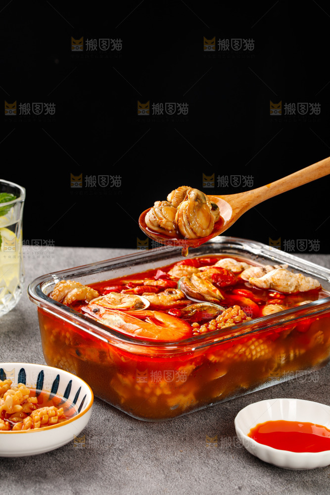 深底上的捞汁小海鲜