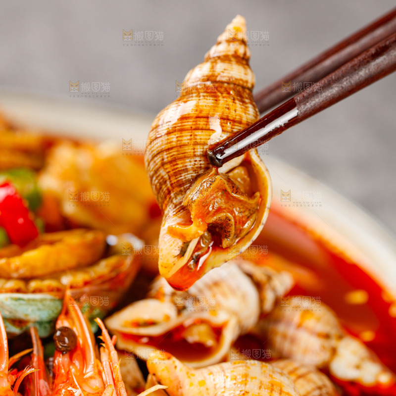 深底上的捞汁小海鲜
