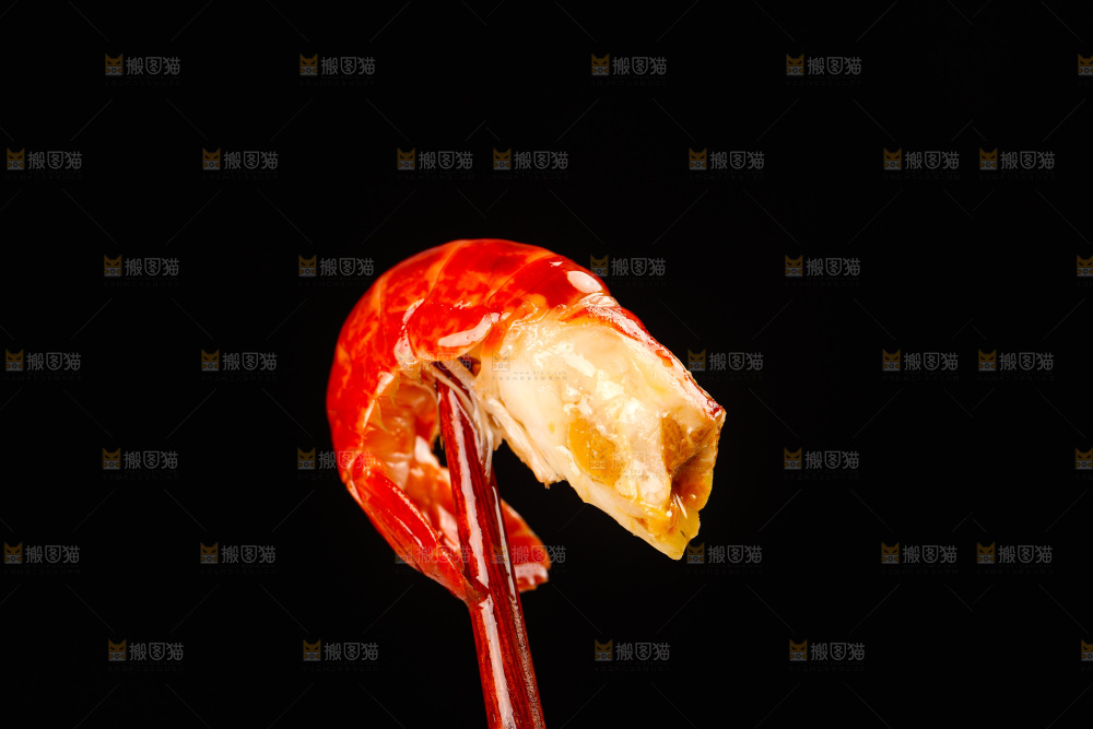 深底上的龙虾尾