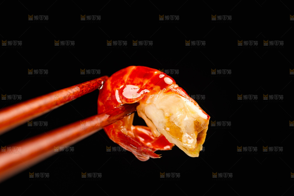 深底上的龙虾尾