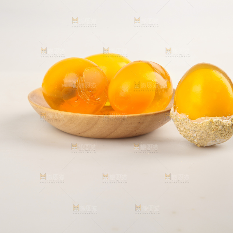 白底上的变蛋