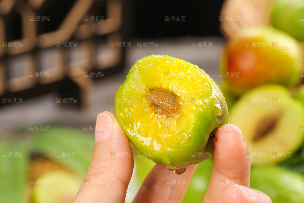 木底上的大梨杏