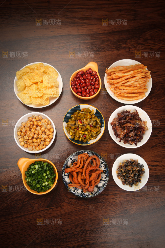 木底上的螺蛳粉