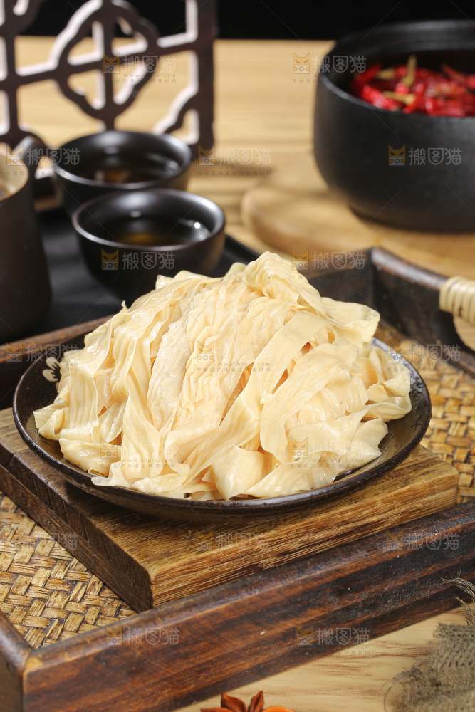 木底上的干豆皮