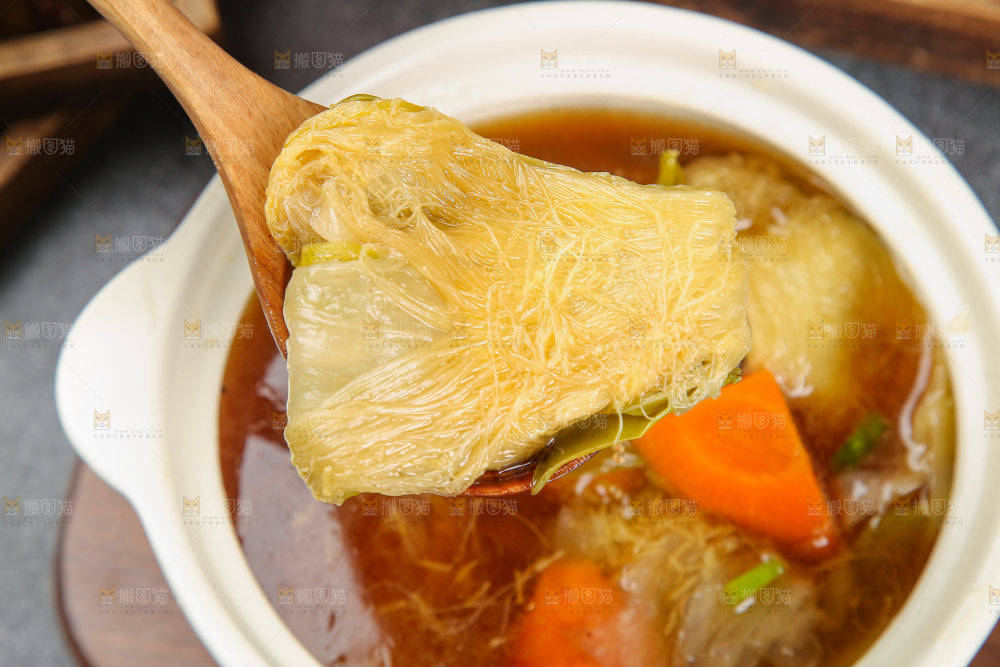 碗里的霸王花鸡汤