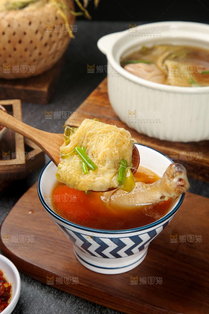 碗里的霸王花鸡汤