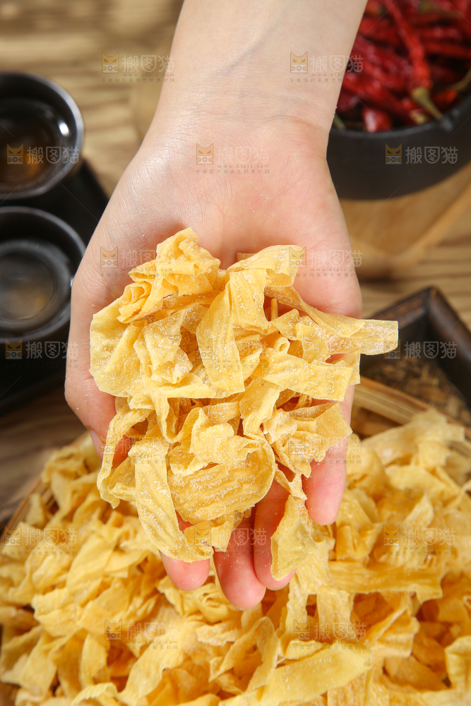 木底上的干豆皮