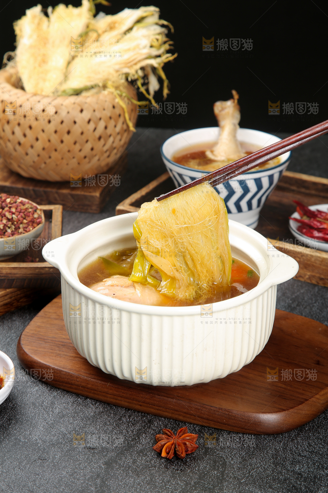 碗里的霸王花鸡汤